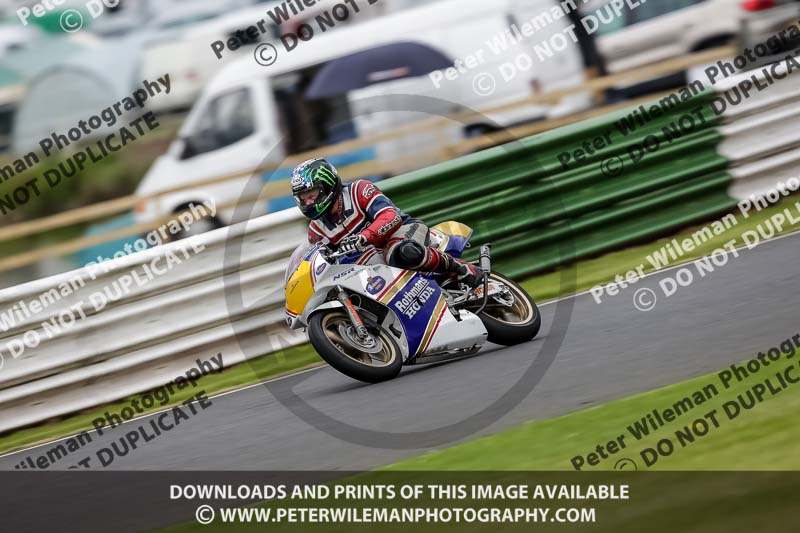 Vintage motorcycle club;eventdigitalimages;mallory park;mallory park trackday photographs;no limits trackdays;peter wileman photography;trackday digital images;trackday photos;vmcc festival 1000 bikes photographs